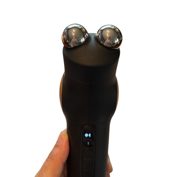 Therabody TheraFace Pro Includes Hot & Cold Attachments - Picture 3 of 5